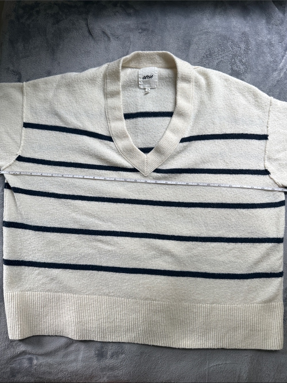 aerie UnReal V-Neck Sweater in Toasted Coconut - Large - Picture 4 of 10